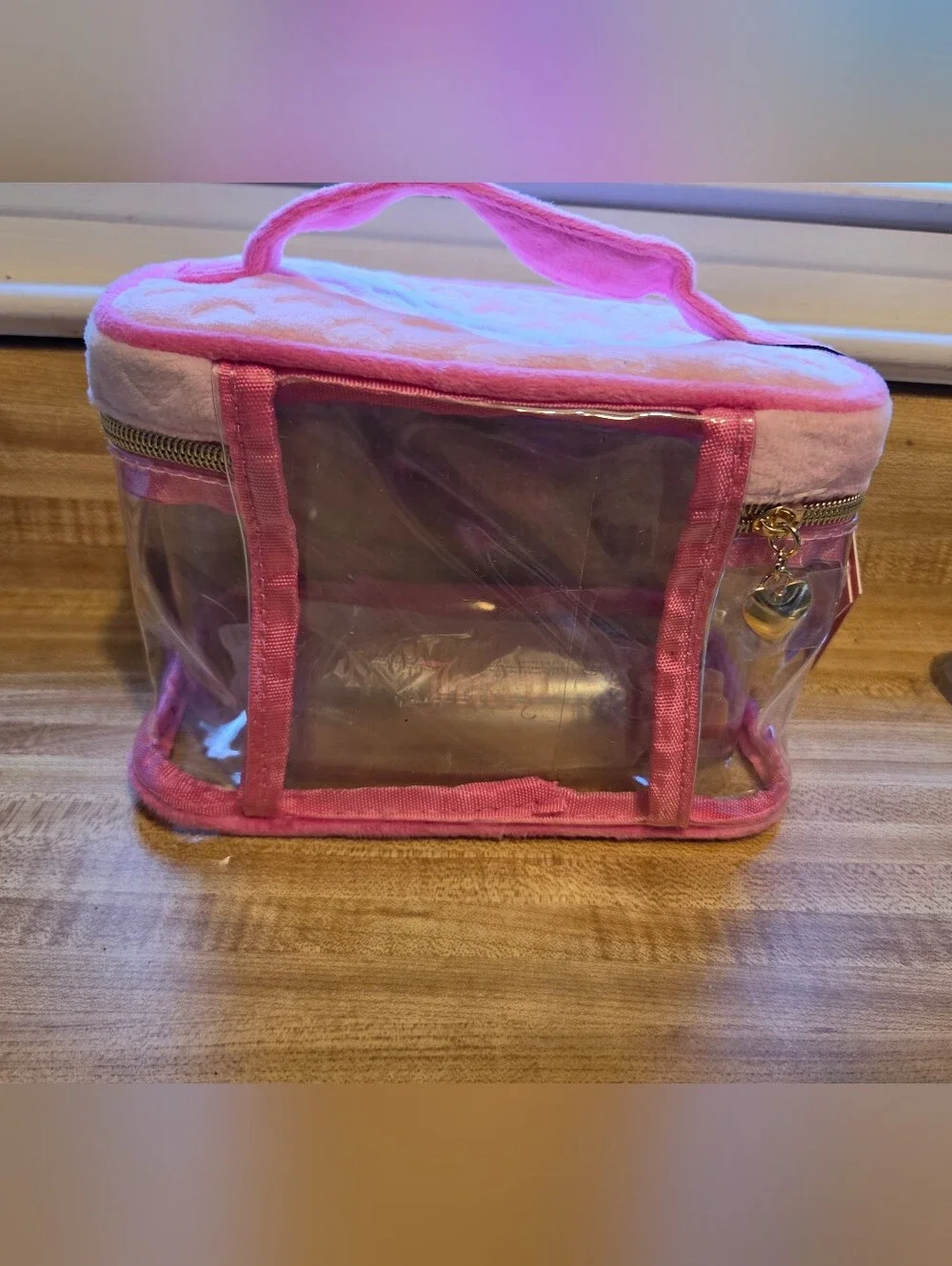 Juicy Couture NWT Carrying Cosmetic Case